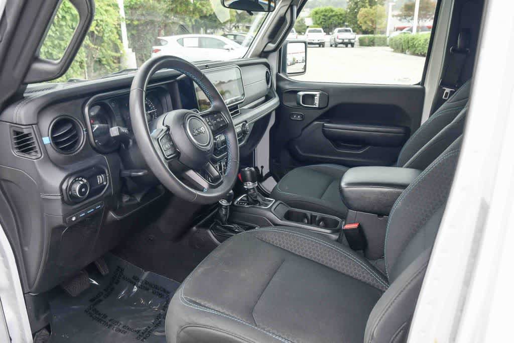 Used 2024 Jeep Wrangler Unlimited Rubicon 4xe AWD/4WD image 20