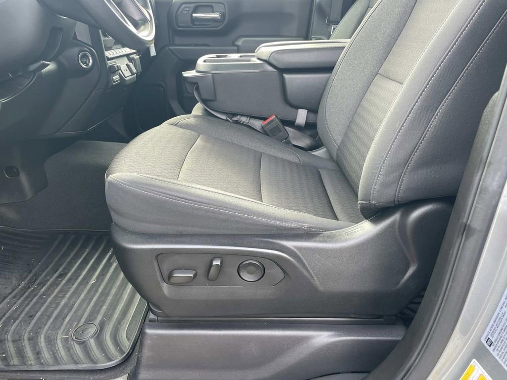 Used 2024 Chevrolet Silverado 2500 Custom w/ Custom Value Package image 18