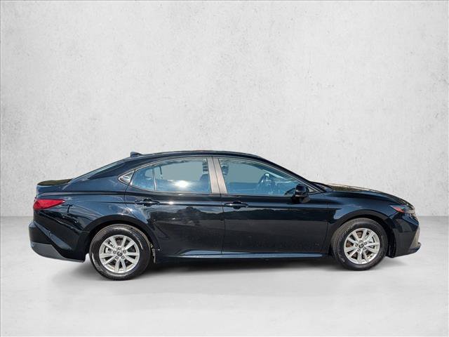 Used 2025 Toyota Camry LE FWD image 4