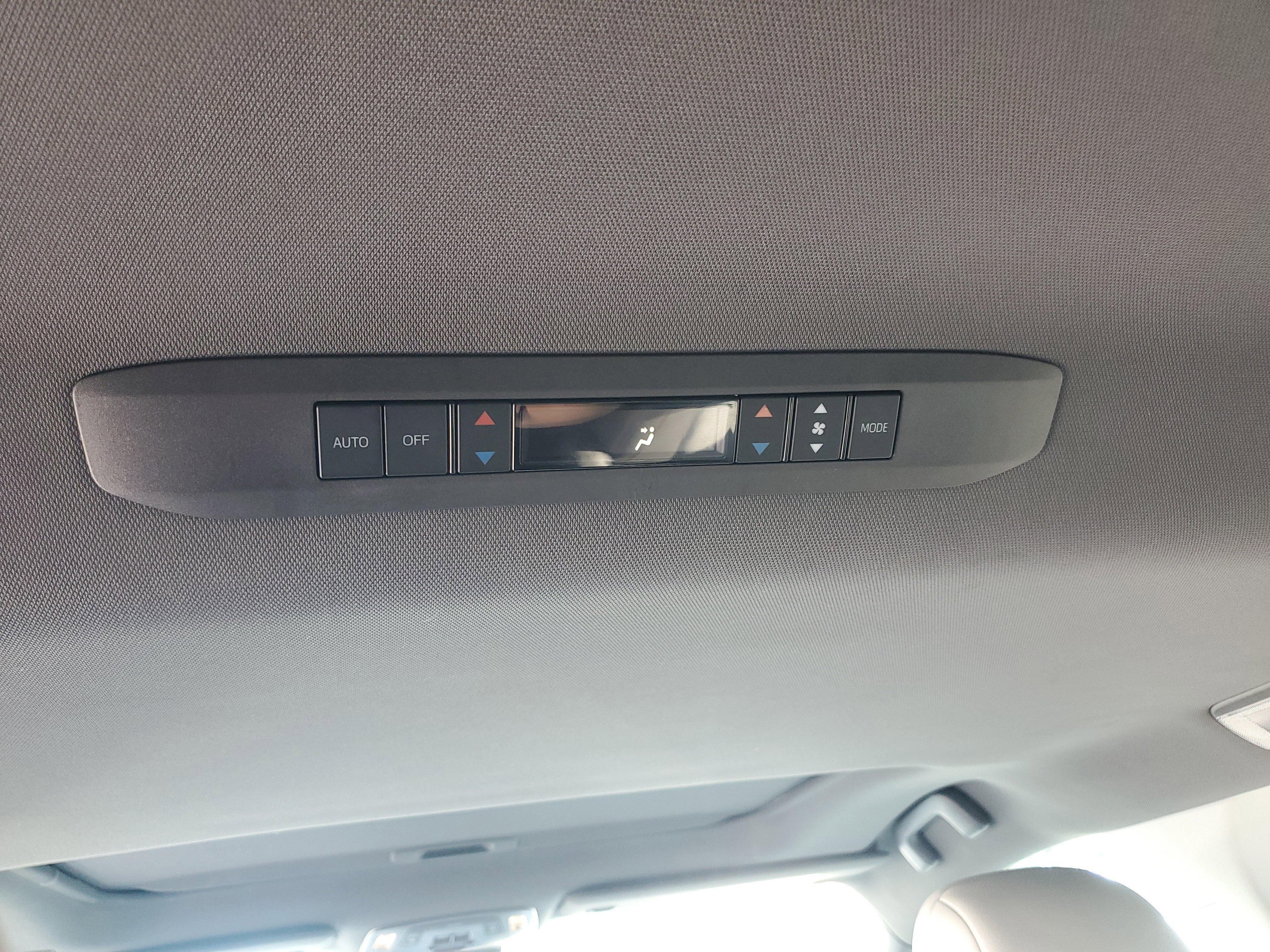 Certified 2022 Toyota Sienna XSE w/ XSE Plus Package FWD image 13