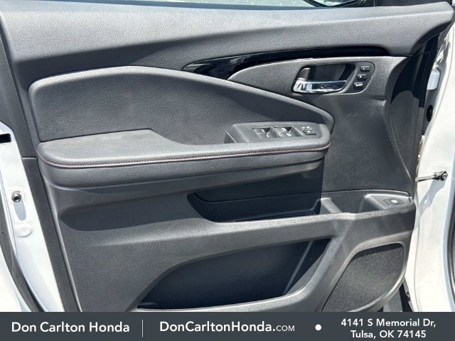 Used 2025 Honda Ridgeline Black Edition image 9