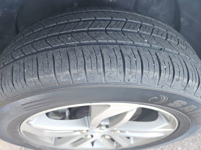 Used 2017 Chevrolet Equinox Premier w/ Enhanced Convenience Package image 11