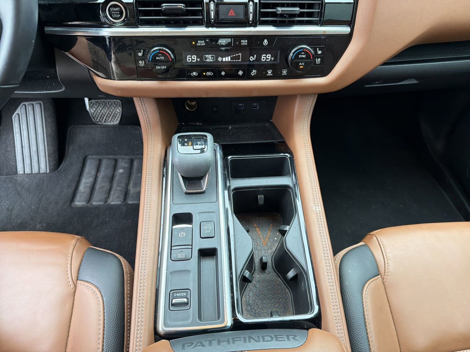 Used 2023 Nissan Pathfinder Platinum image 19