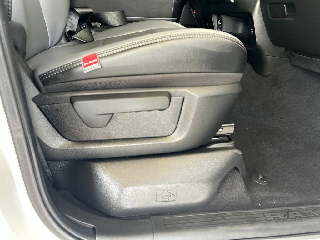 Used 2025 RAM 3500 Tradesman AWD/4WD image 26