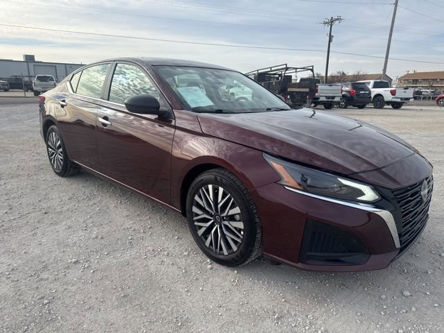 Used 2025 Nissan Altima 2.5 SV FWD image 7