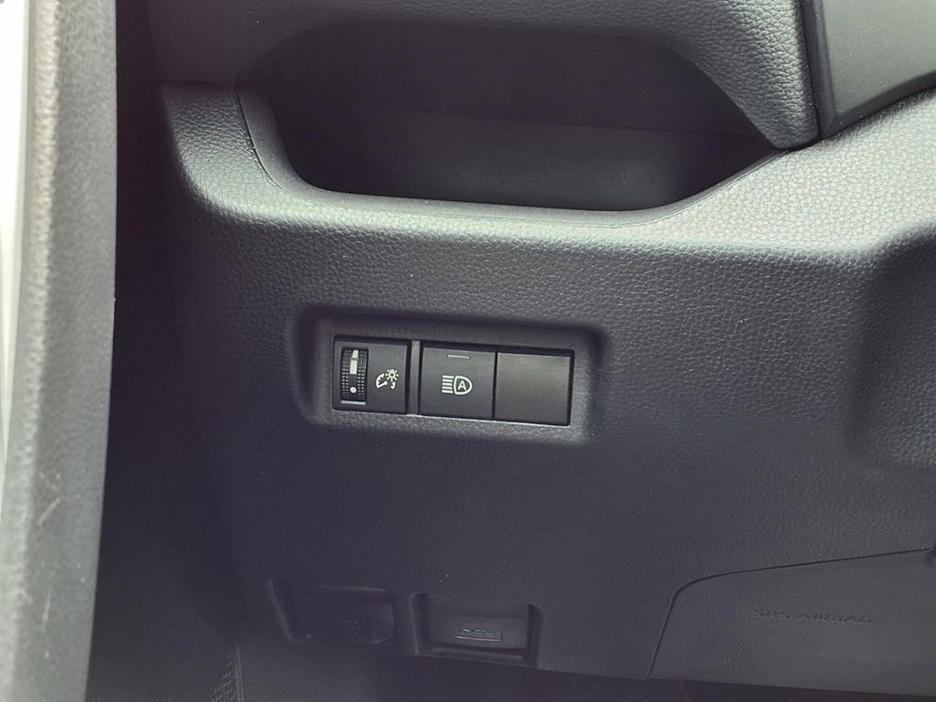 Used 2024 Toyota RAV4 XLE FWD image 17