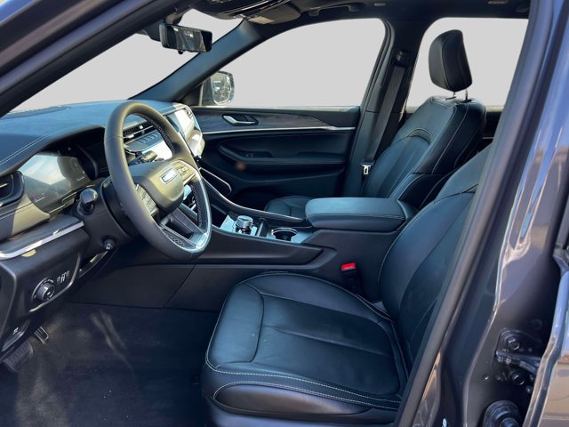 Used 2026 Jeep Grand Cherokee Limited AWD/4WD image 14