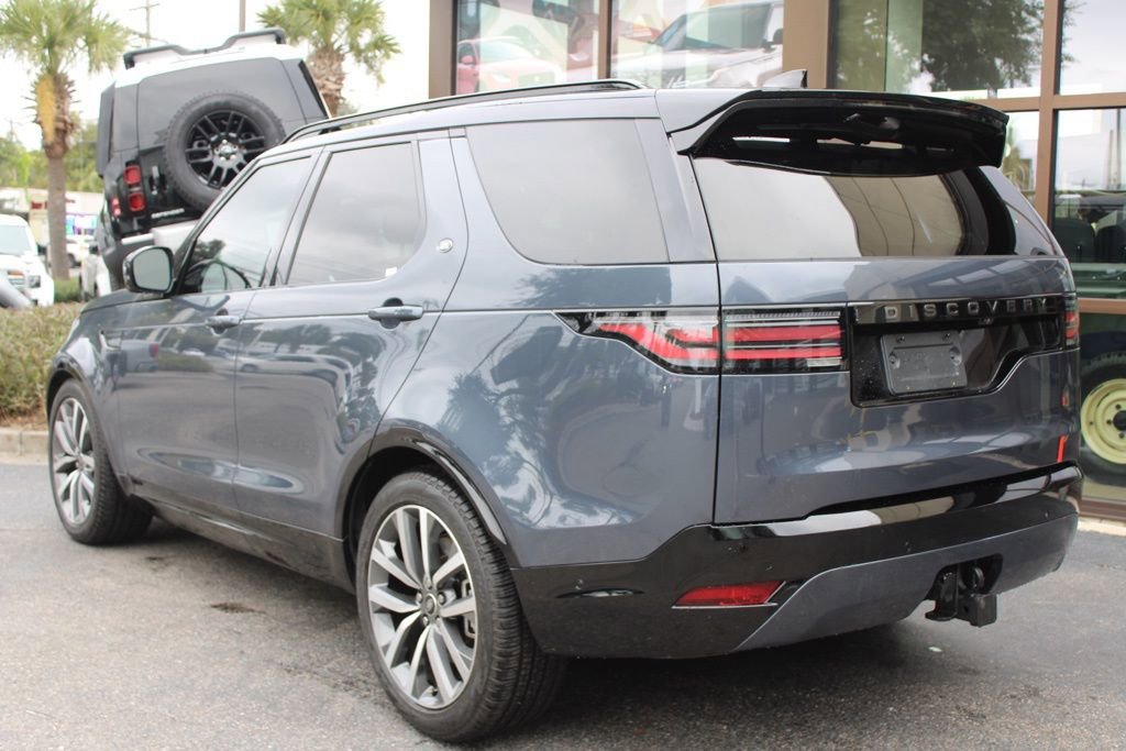 Certified 2025 Land Rover Discovery Dynamic SE image 8