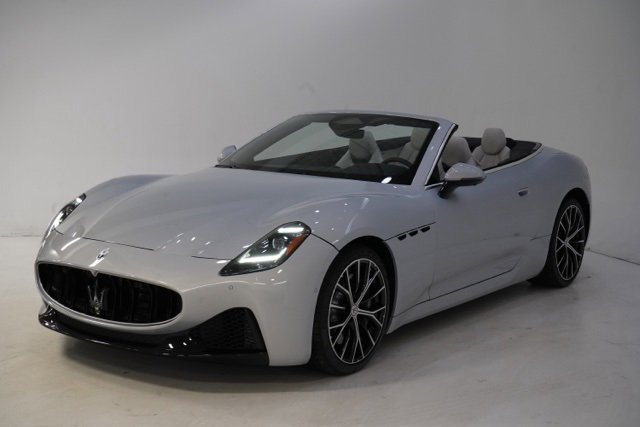 New 2026 Maserati GranCabrio Modena image 3