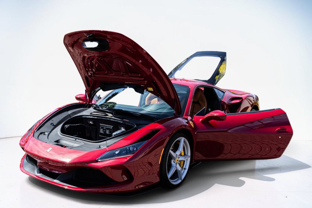 Certified 2022 Ferrari F8 Tributo RWD image 33