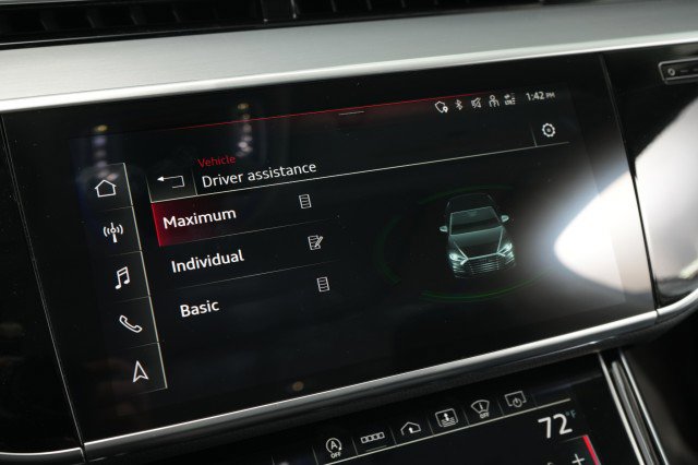 Used 2021 Audi S8 L w/ S8 Executive Package AWD/4WD image 49