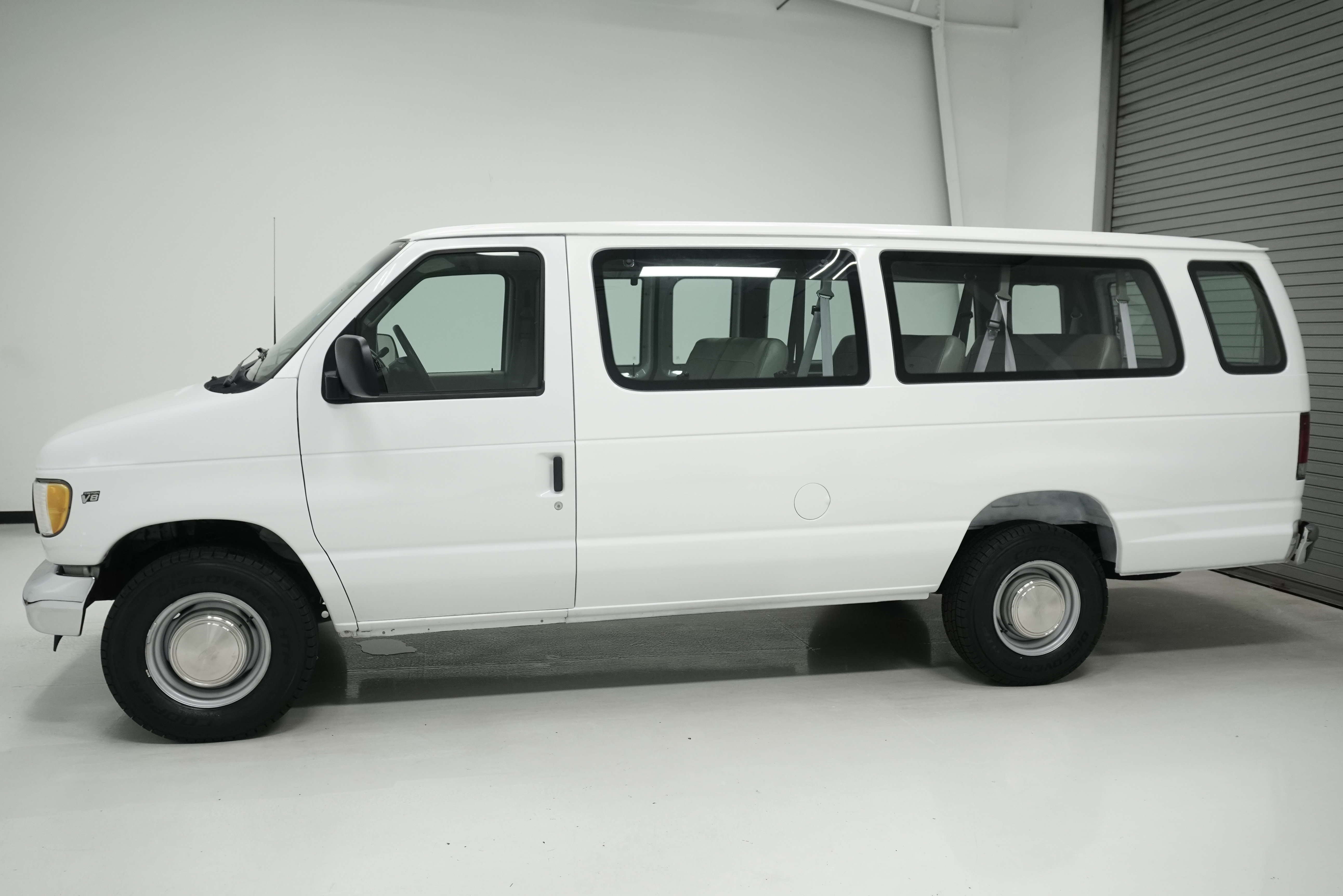 Used 2002 Ford E-350 and Econoline 350 XL image 6