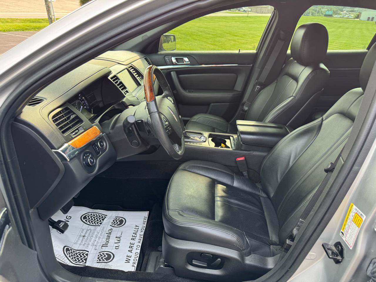 Used 2014 Lincoln MKS FWD image 18