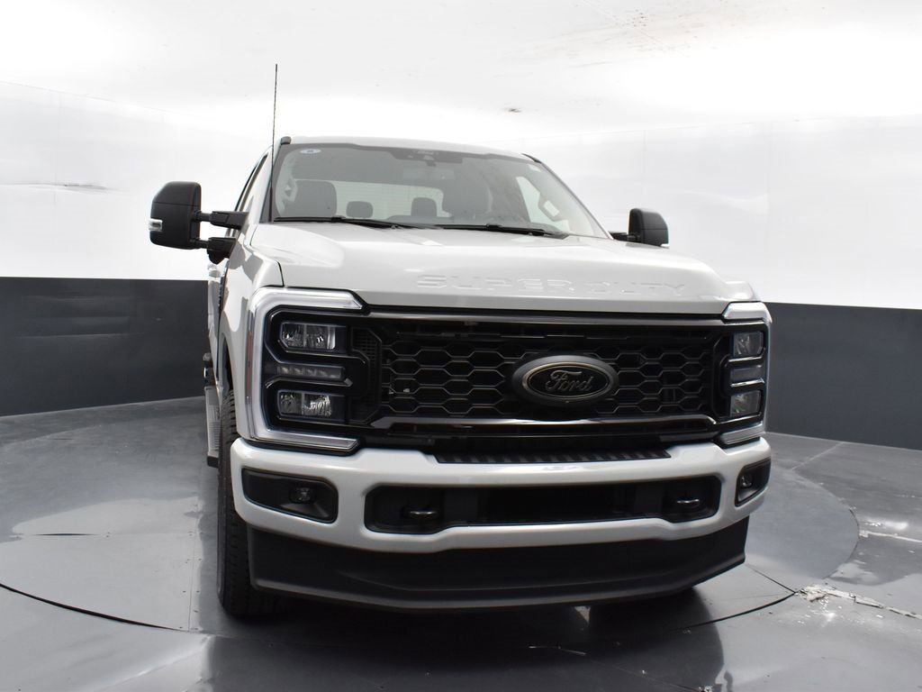 New 2025 Ford F350 XLT w/ Black Appearance Package image 3