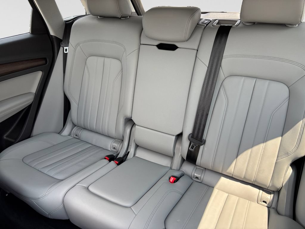 Used 2023 Audi Q5 2.0T Premium Plus w/ Premium Plus Package AWD/4WD image 13