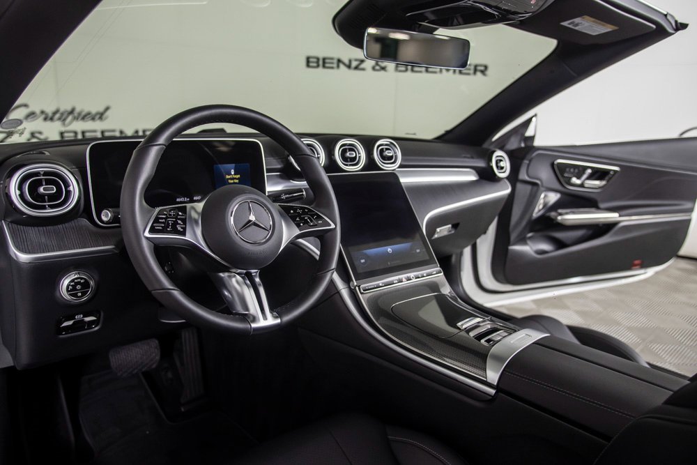 Used 2025 Mercedes-Benz CLE 300 4MATIC Cabriolet image 11