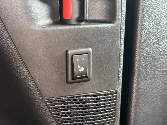Used 2025 Chrysler Pacifica Limited FWD image 25