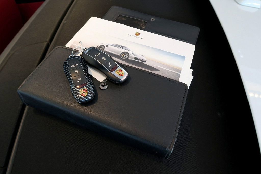 Used 2015 Porsche 911 Turbo S image 37