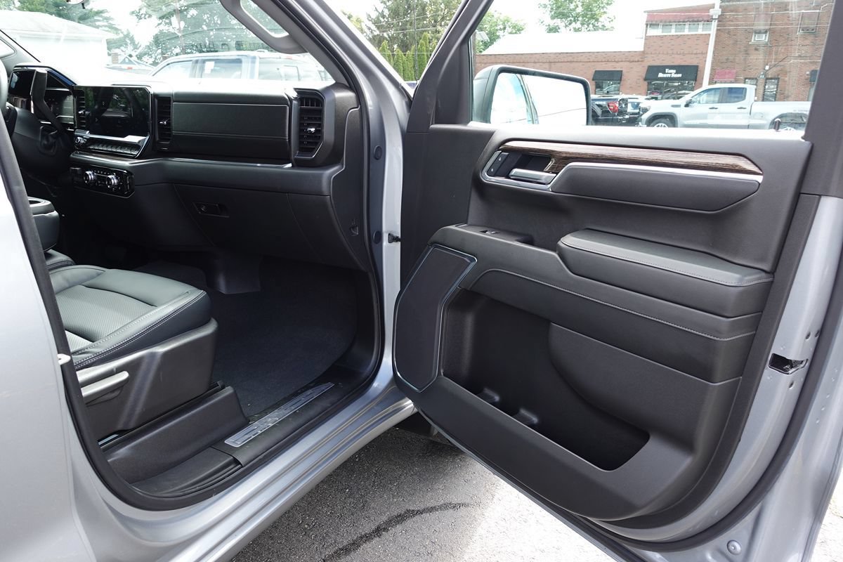 Used 2025 GMC Sierra 1500 Elevation AWD/4WD image 32
