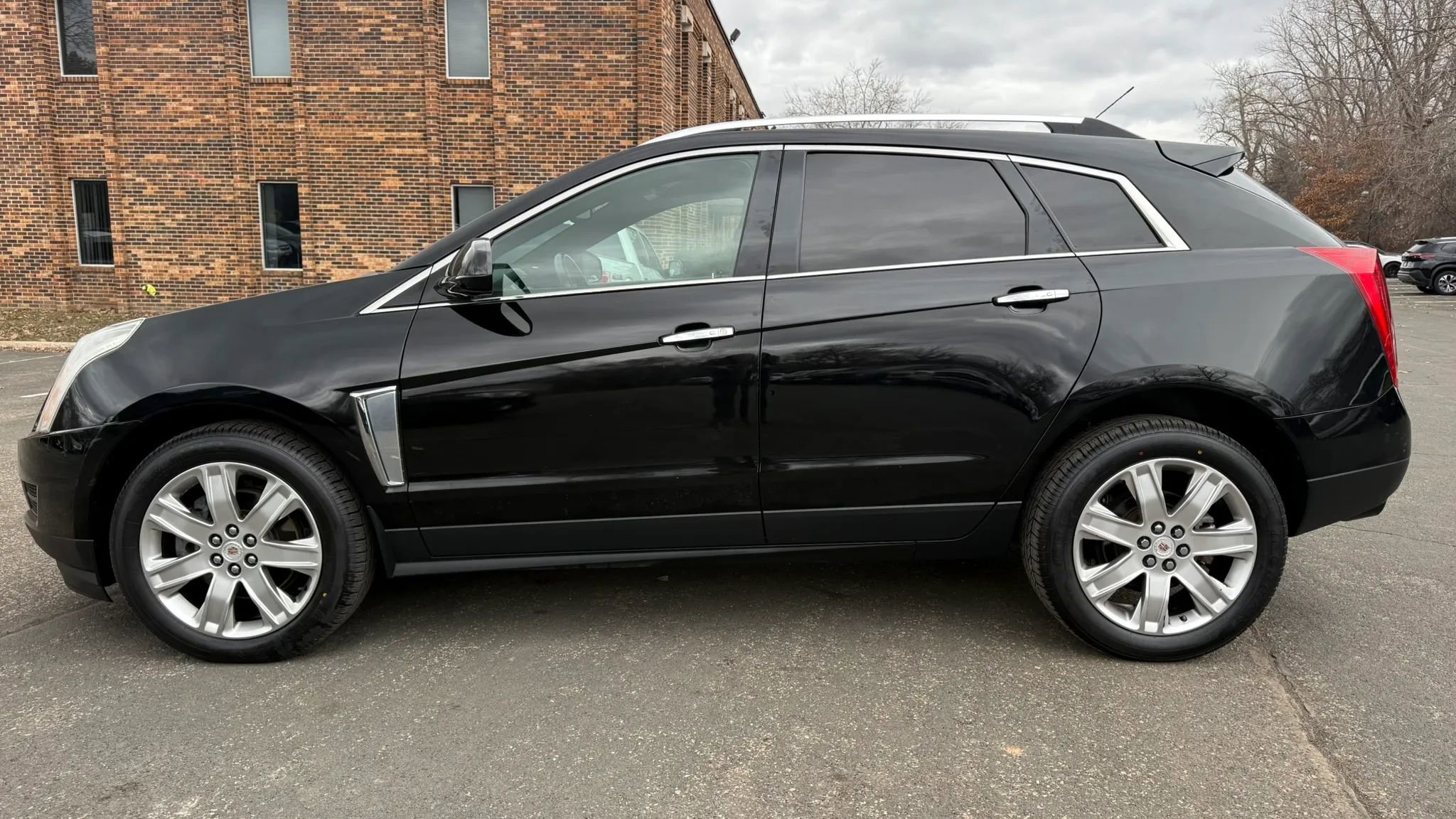 Used 2015 Cadillac SRX Luxury w/ Driver Awareness Package image 5