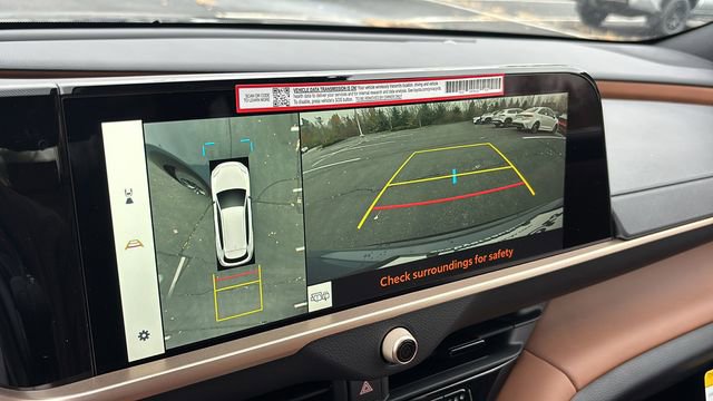 New 2025 Toyota Crown Signia Limited w/ Advanced Technology Package image 21