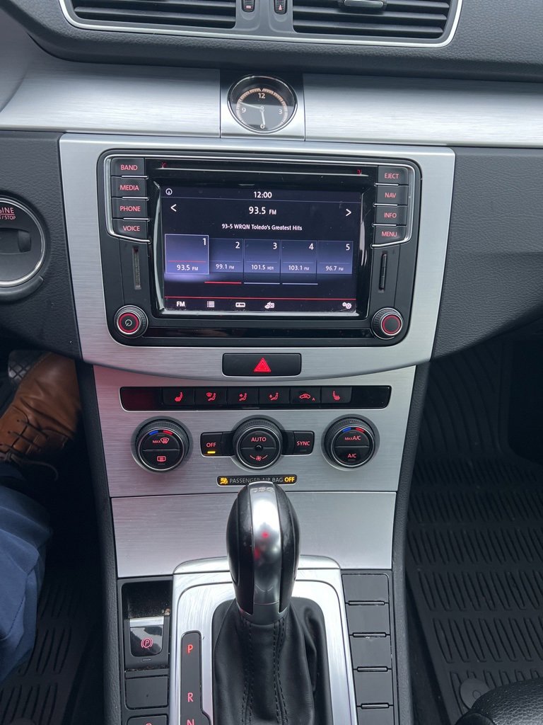 Used 2016 Volkswagen CC Sport image 11