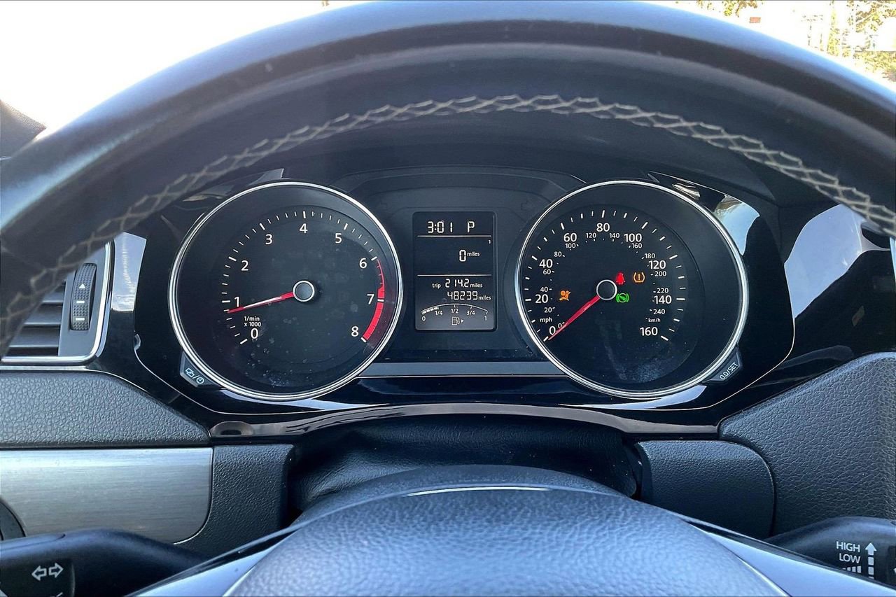 Used 2016 Volkswagen Jetta Sport image 11