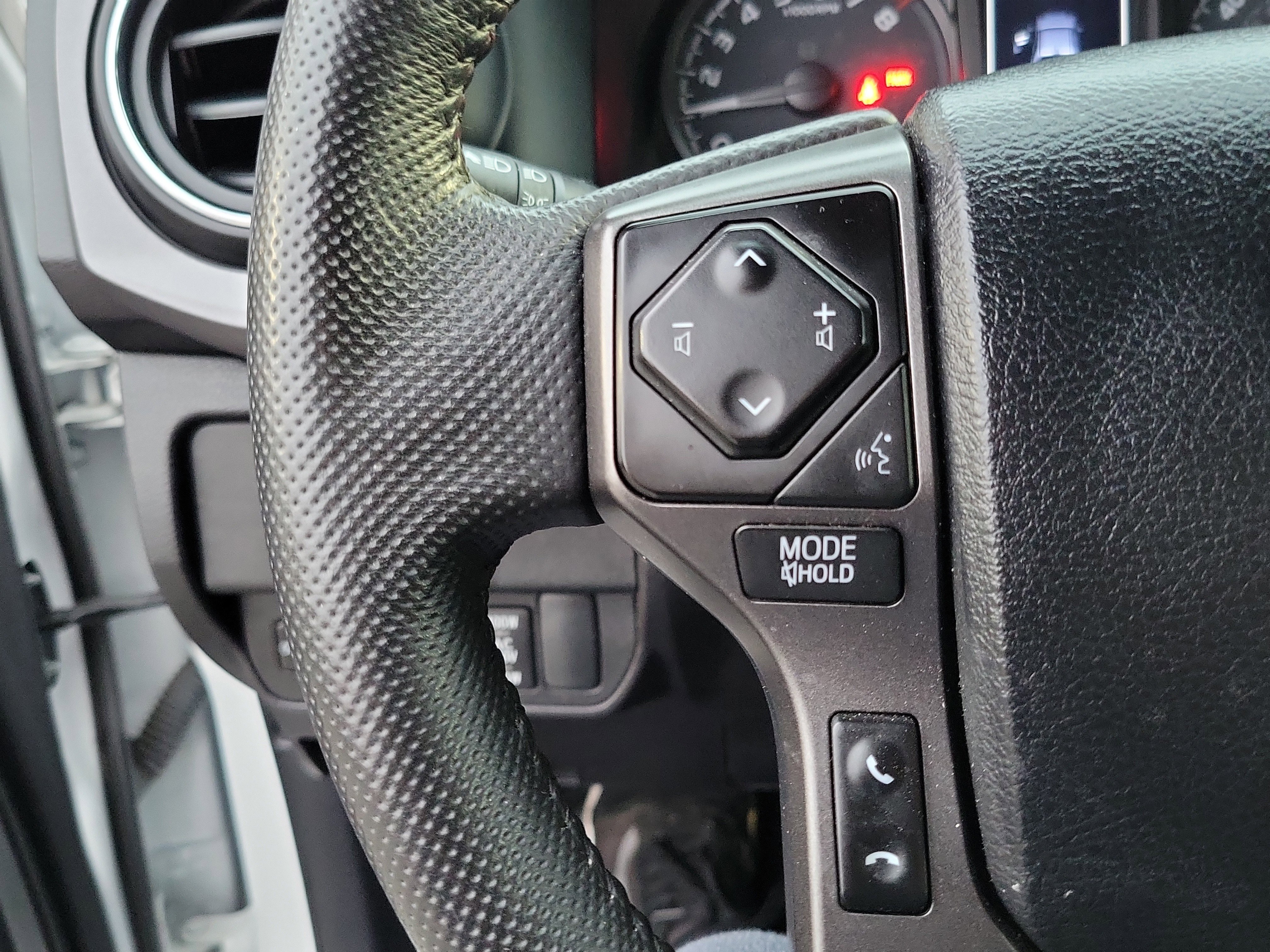 Used 2023 Toyota Tacoma TRD Off-Road w/ Black Out Package (TMS) image 9