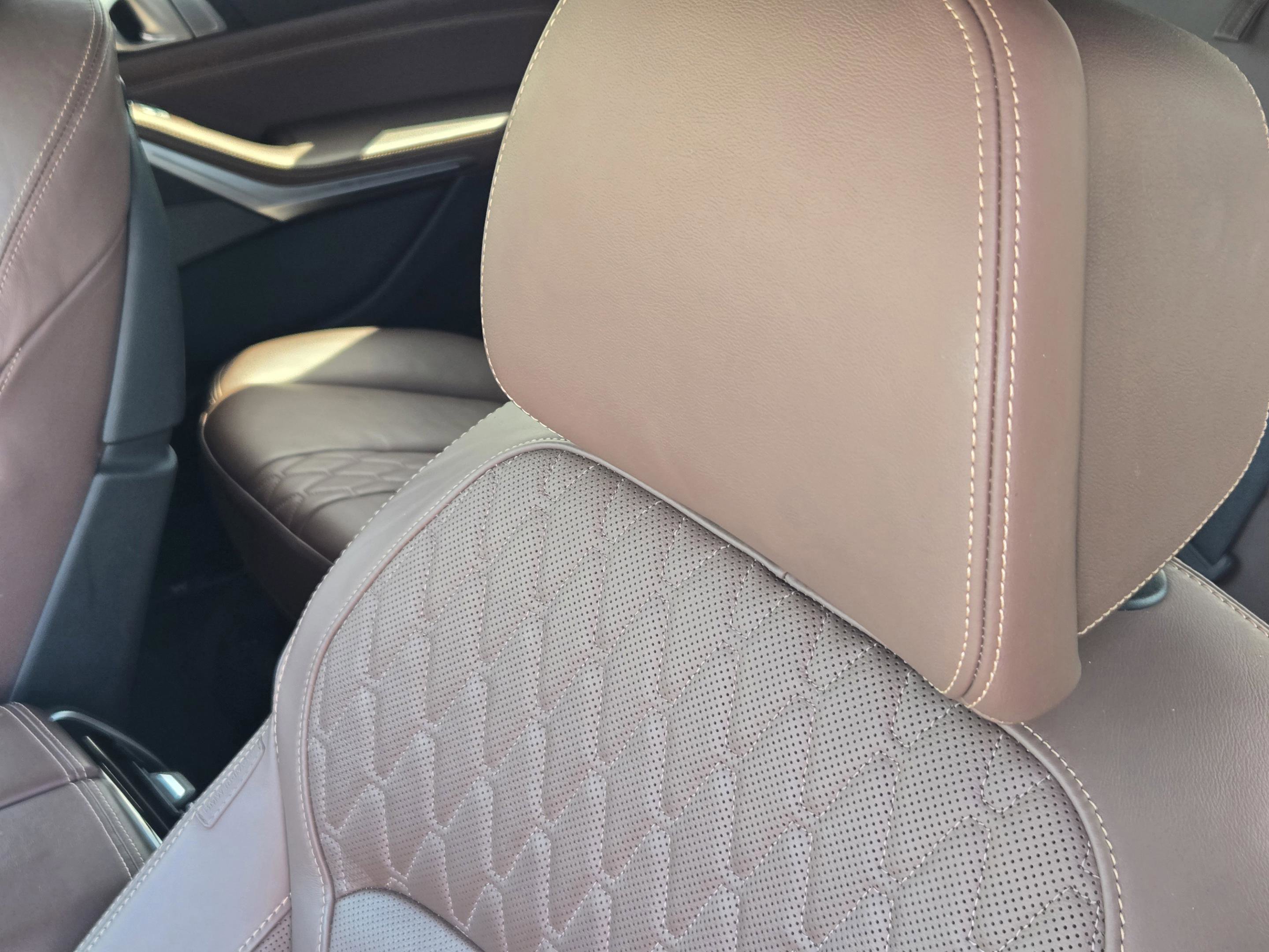 Used 2021 BMW X7 M50i image 21