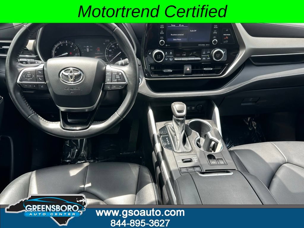 Used 2020 Toyota Highlander XLE AWD/4WD image 5