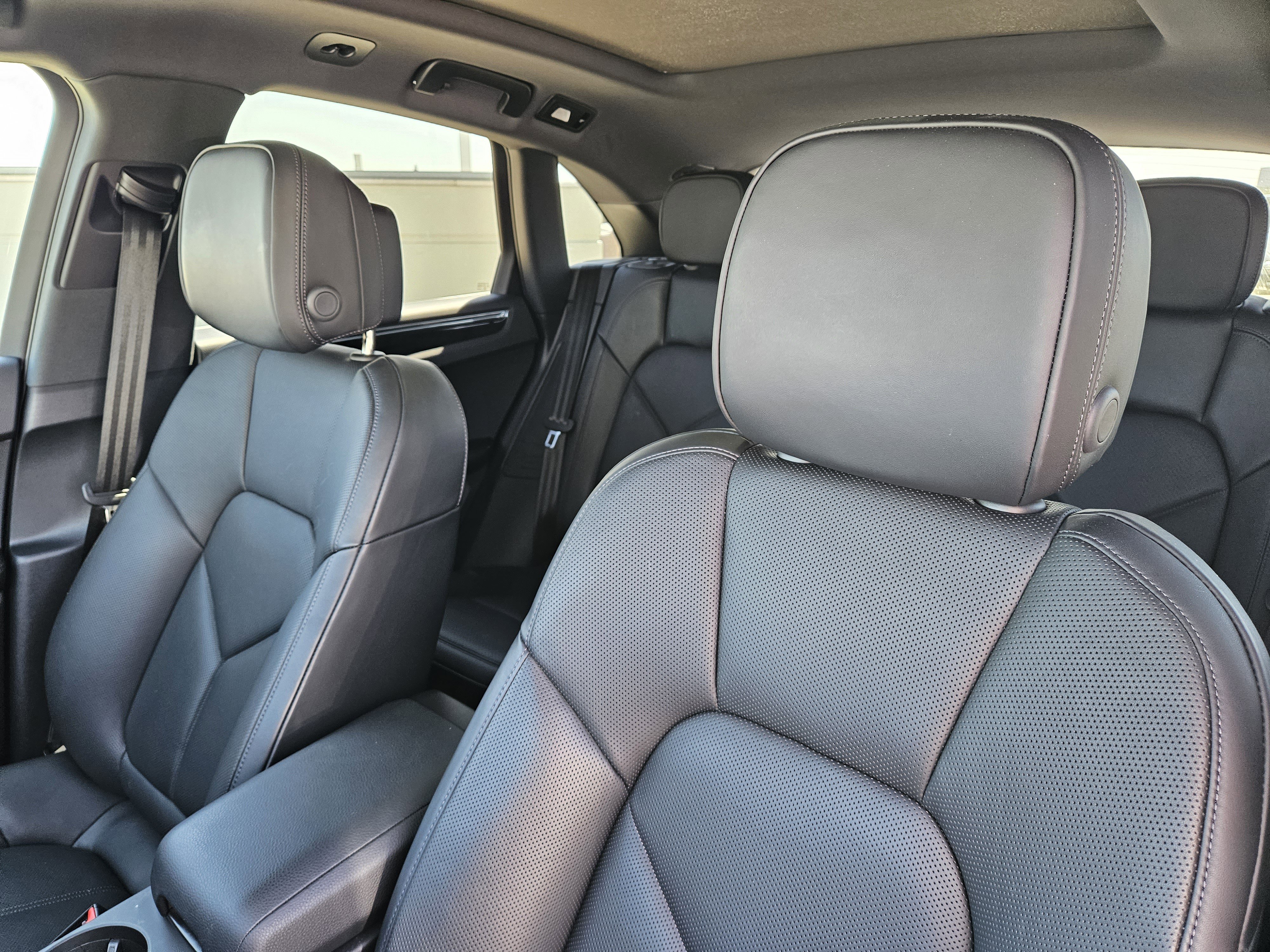 Used 2026 Porsche Macan image 6