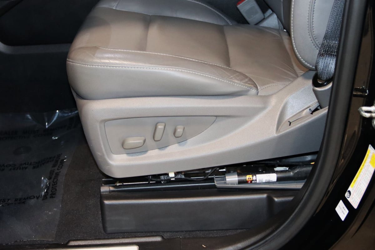 Used 2020 Chevrolet Suburban LT AWD/4WD image 42