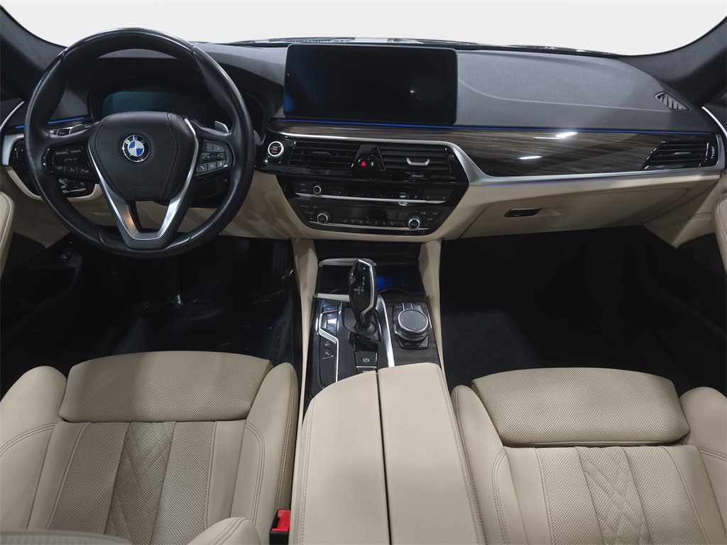 Used 2023 BMW 530e w/ Premium Package image 9