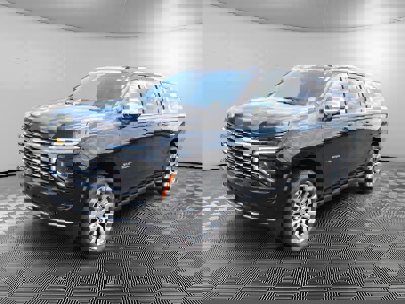 New 2025 Chevrolet Suburban Premier video 2