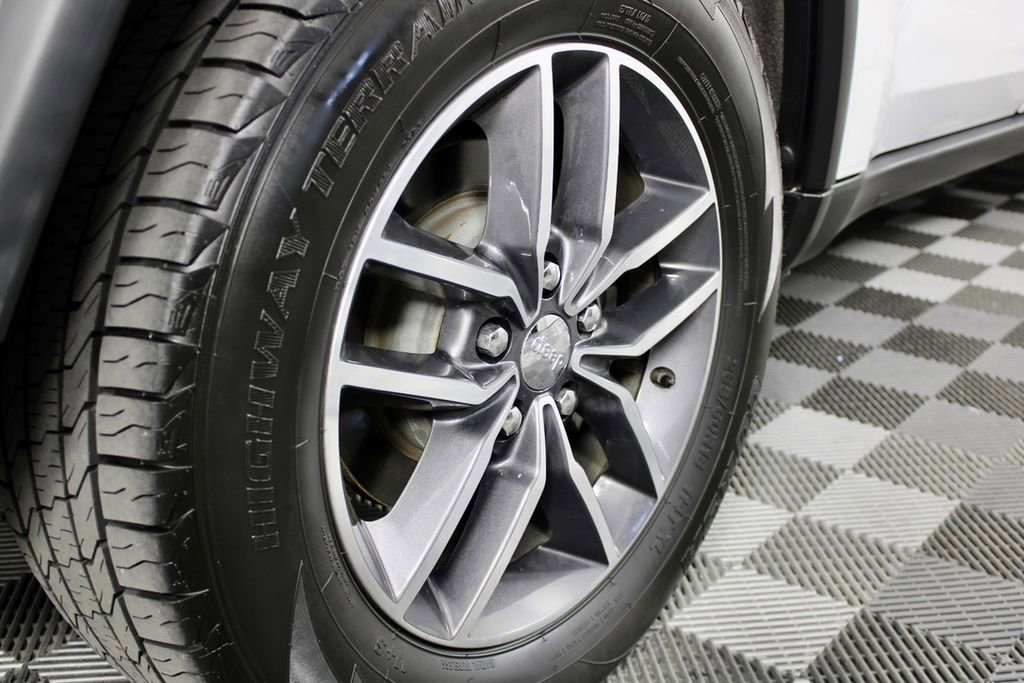 Used 2018 Jeep Grand Cherokee Limited image 12