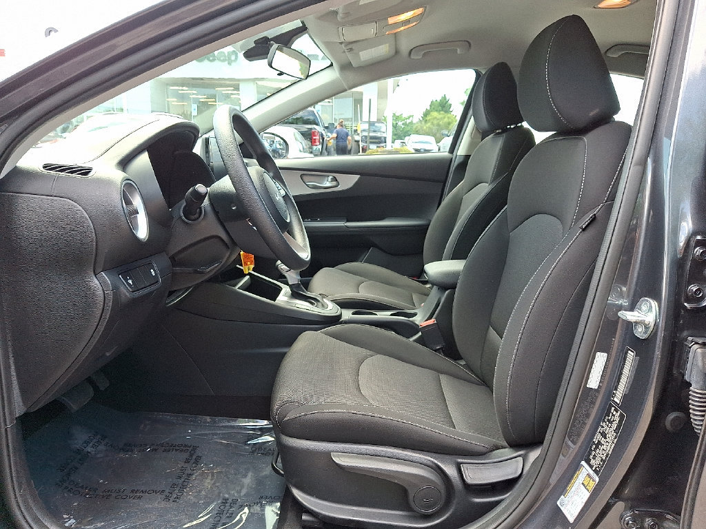 Used 2023 Kia Forte LXS FWD image 13