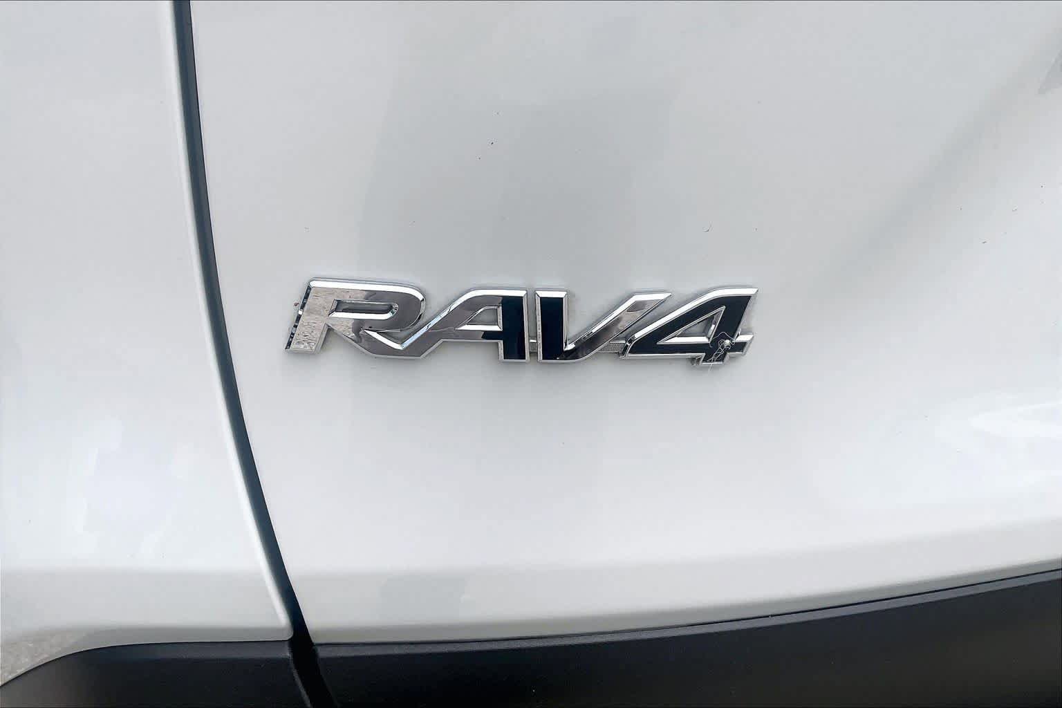 Used 2025 Toyota RAV4 Limited AWD/4WD image 26