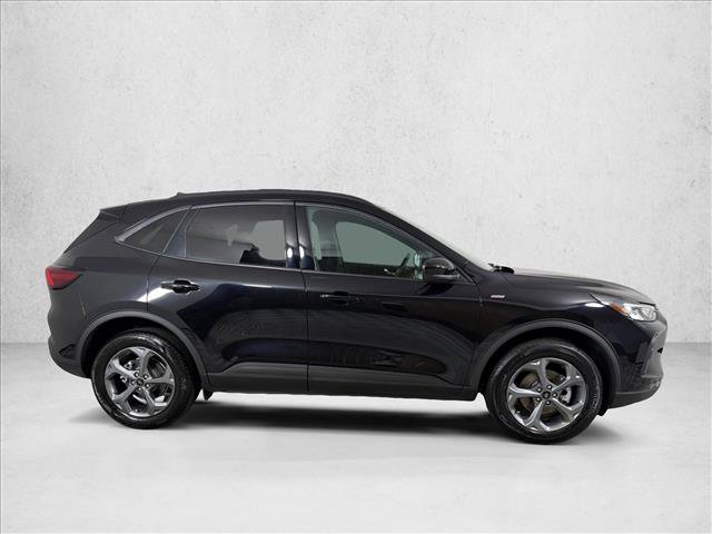 Used 2025 Ford Escape ST-Line Select AWD/4WD image 2