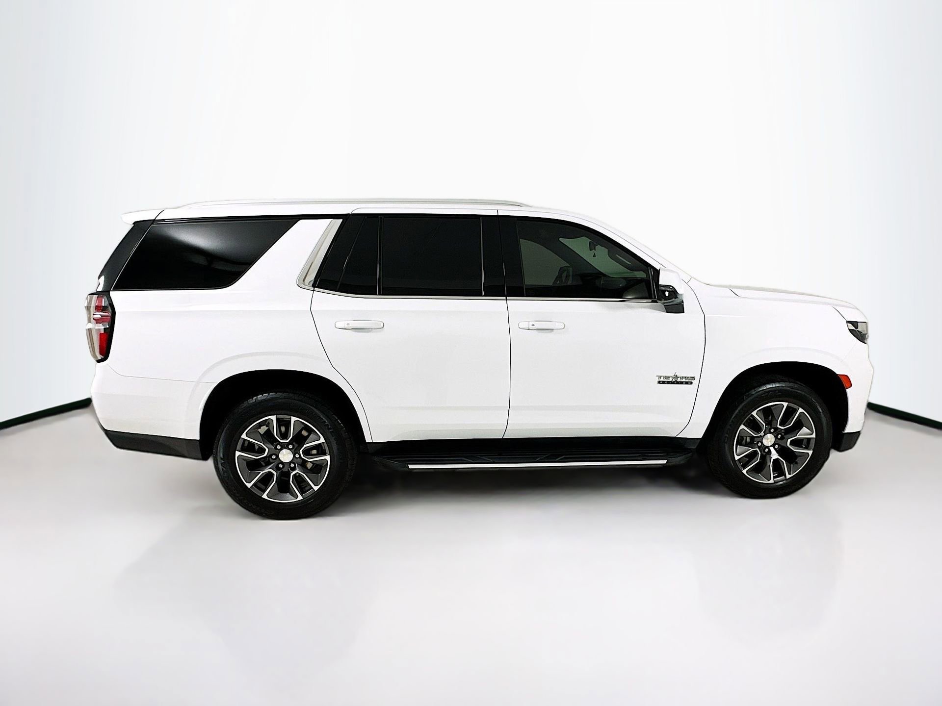 Used 2021 Chevrolet Tahoe LT w/ LT Signature Package image 9