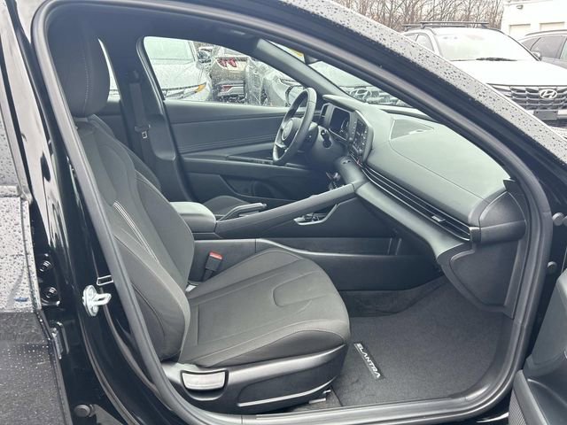 Certified 2025 Hyundai Elantra Sport image 17
