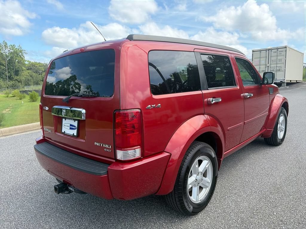 Used 2010 Dodge Nitro SXT AWD/4WD image 4