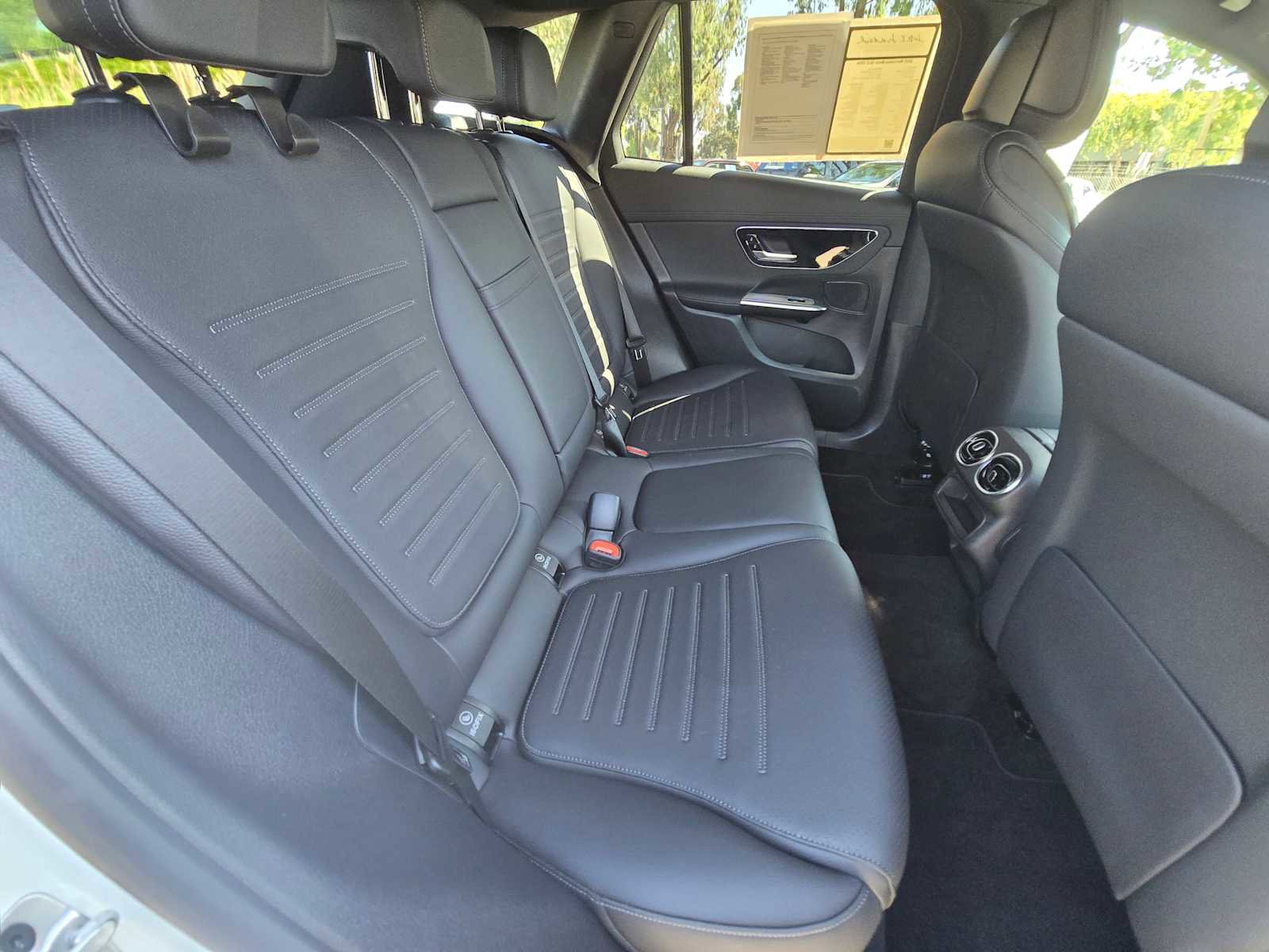 Used 2025 Mercedes-Benz GLC 350e 4MATIC image 14