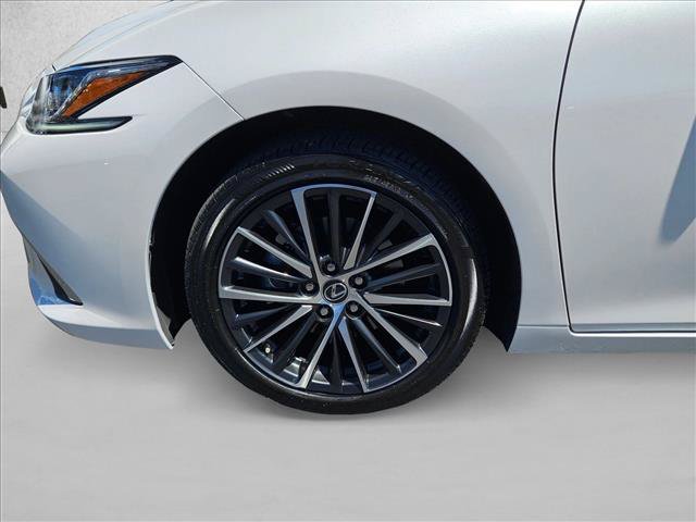 Used 2024 Lexus ES 300h w/ Premium Package FWD image 21