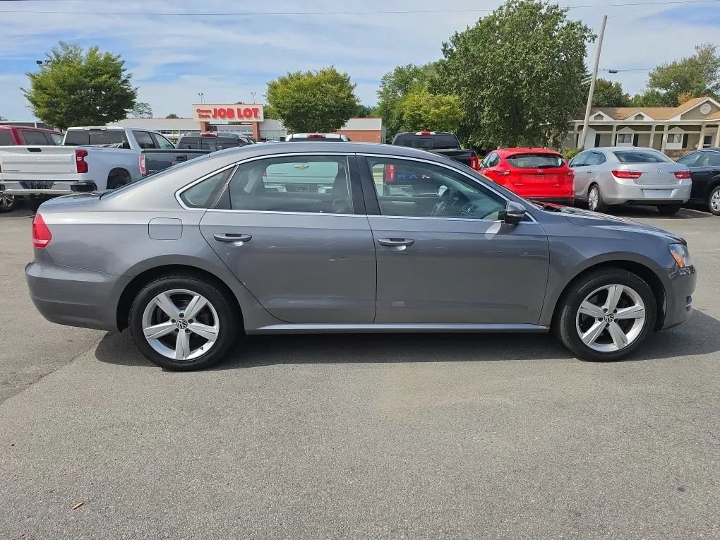 Used 2012 Volkswagen Passat 2.5 SE FWD image 8