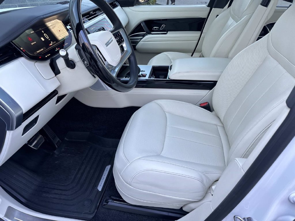 Certified 2024 Land Rover Range Rover Autobiography AWD/4WD image 23