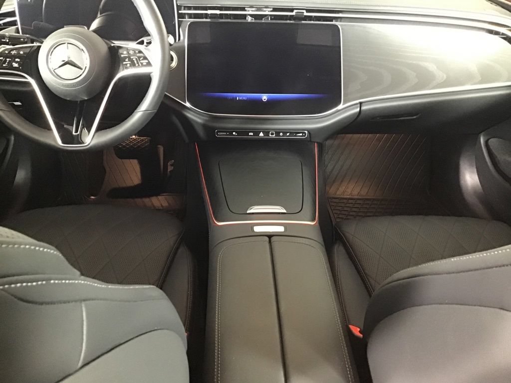 Used 2025 Mercedes-Benz E 450 4MATIC Sedan image 23