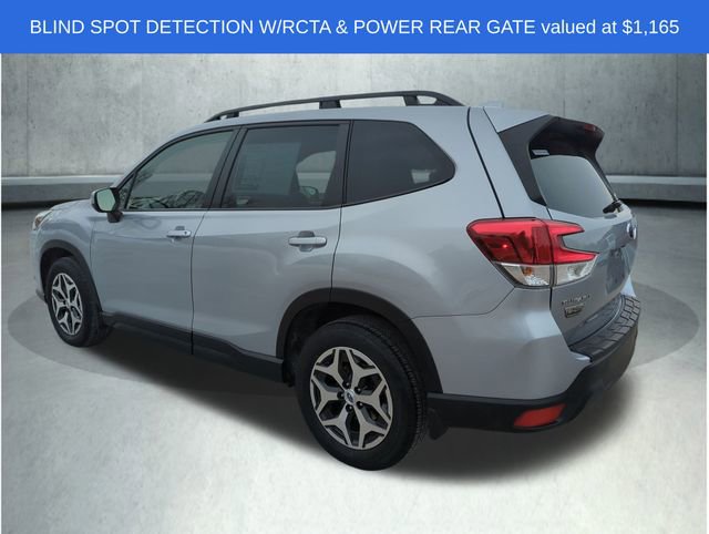 Used 2023 Subaru Forester Premium image 3