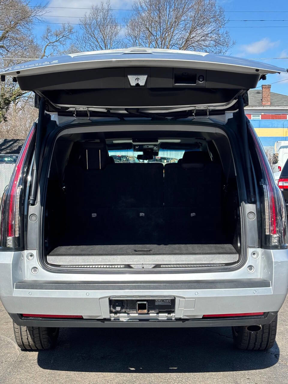 Used 2019 Cadillac Escalade ESV Luxury w/ LPO, Radiant Package image 16