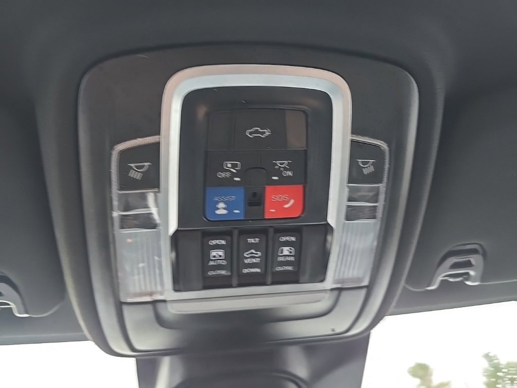 Used 2024 RAM 2500 Laramie w/ Night Edition image 33