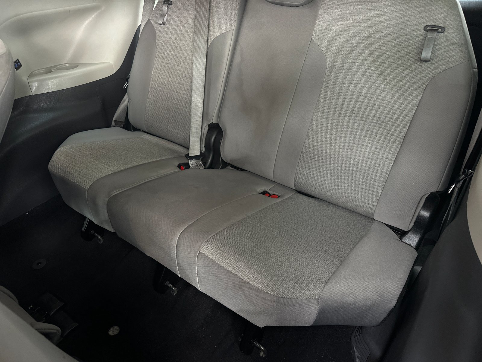Used 2024 Toyota Sienna LE FWD image 14